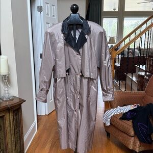 Totes long trench coat style raincoat size 12p